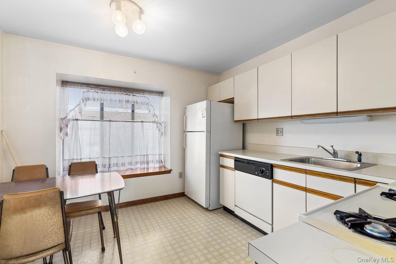 422 Panorama, Mohegan Lake, NY 10547