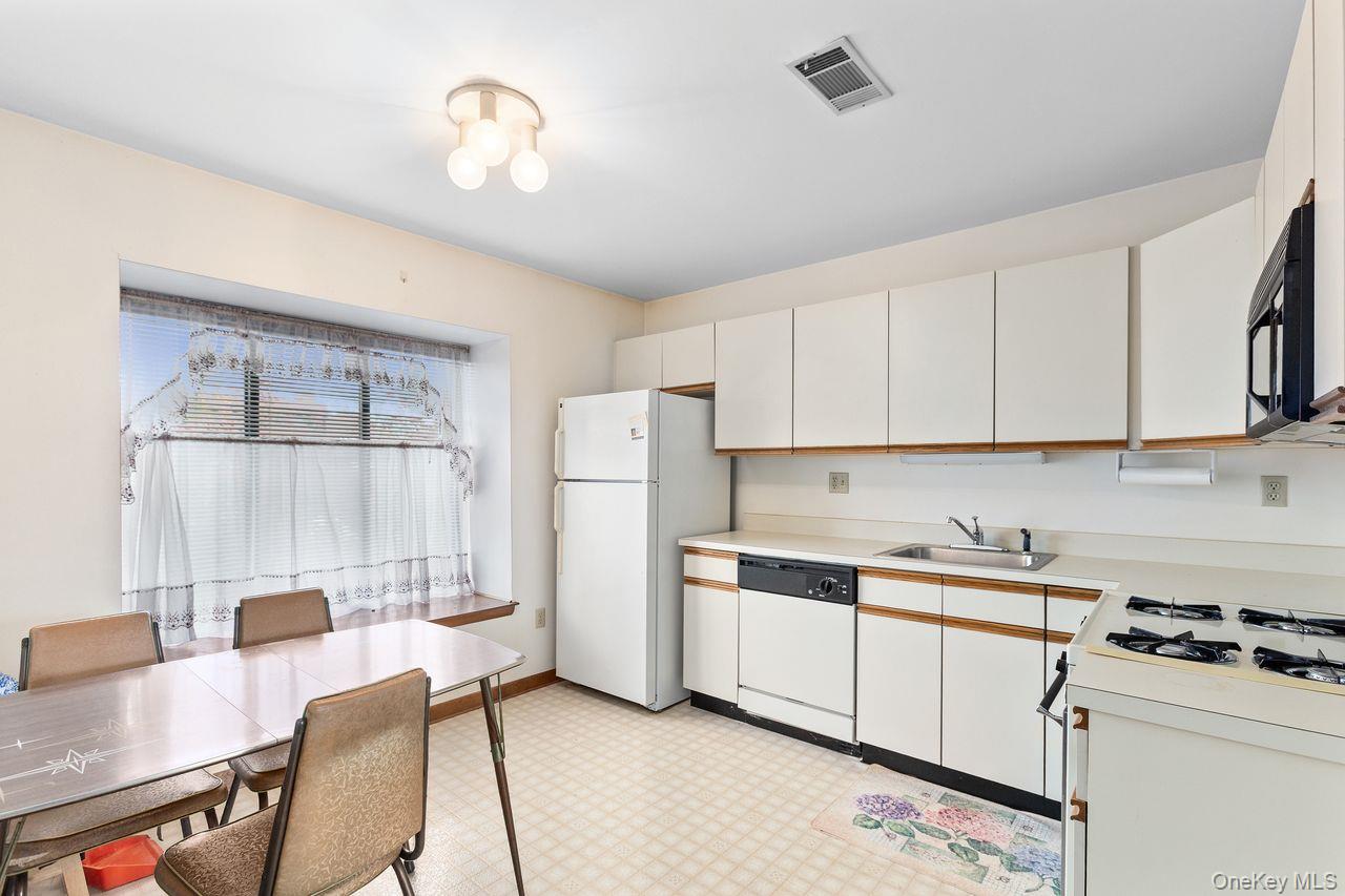 422 Panorama, Mohegan Lake, NY 10547