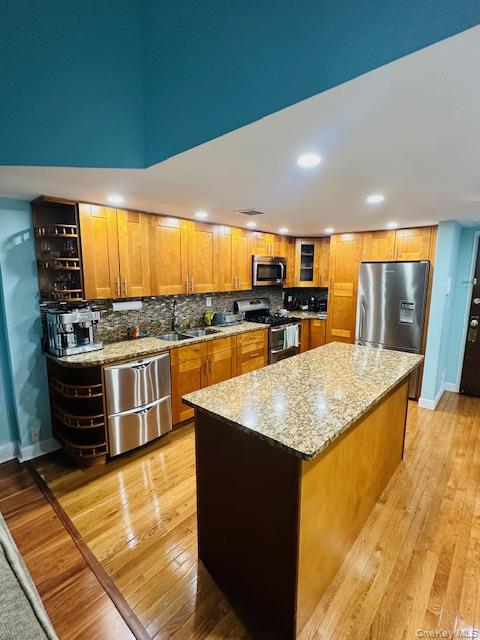 190 Schofield Street # 2E, Bronx, NY 10464