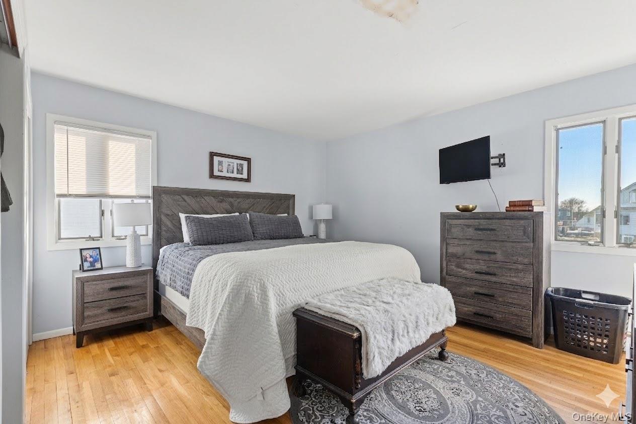 809 Canal Street, Lindenhurst, NY 11757