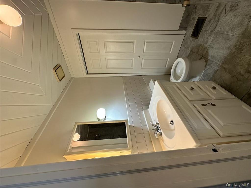 118 W Main Street # 1, Middletown, NY 10940