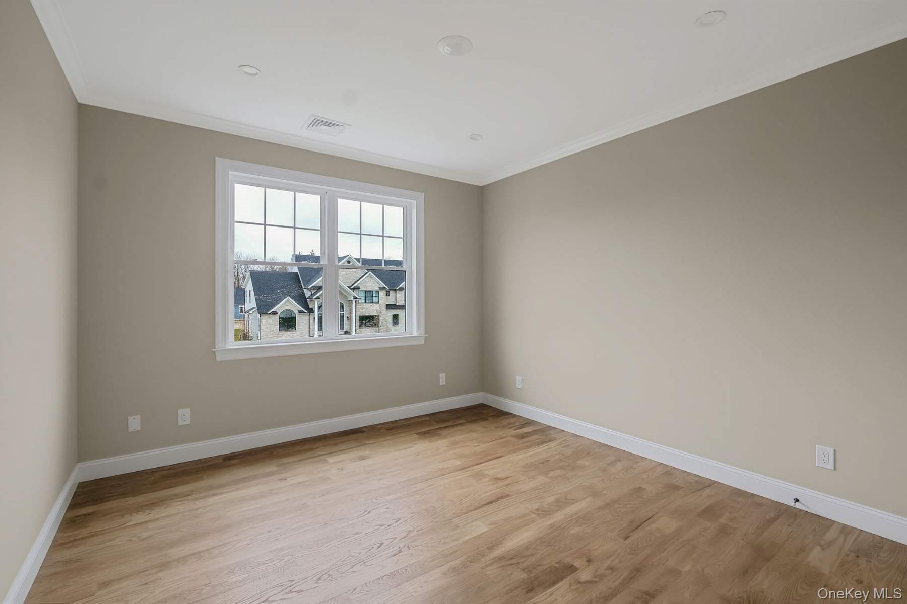 457 Pond Path, East Setauket, NY 11733