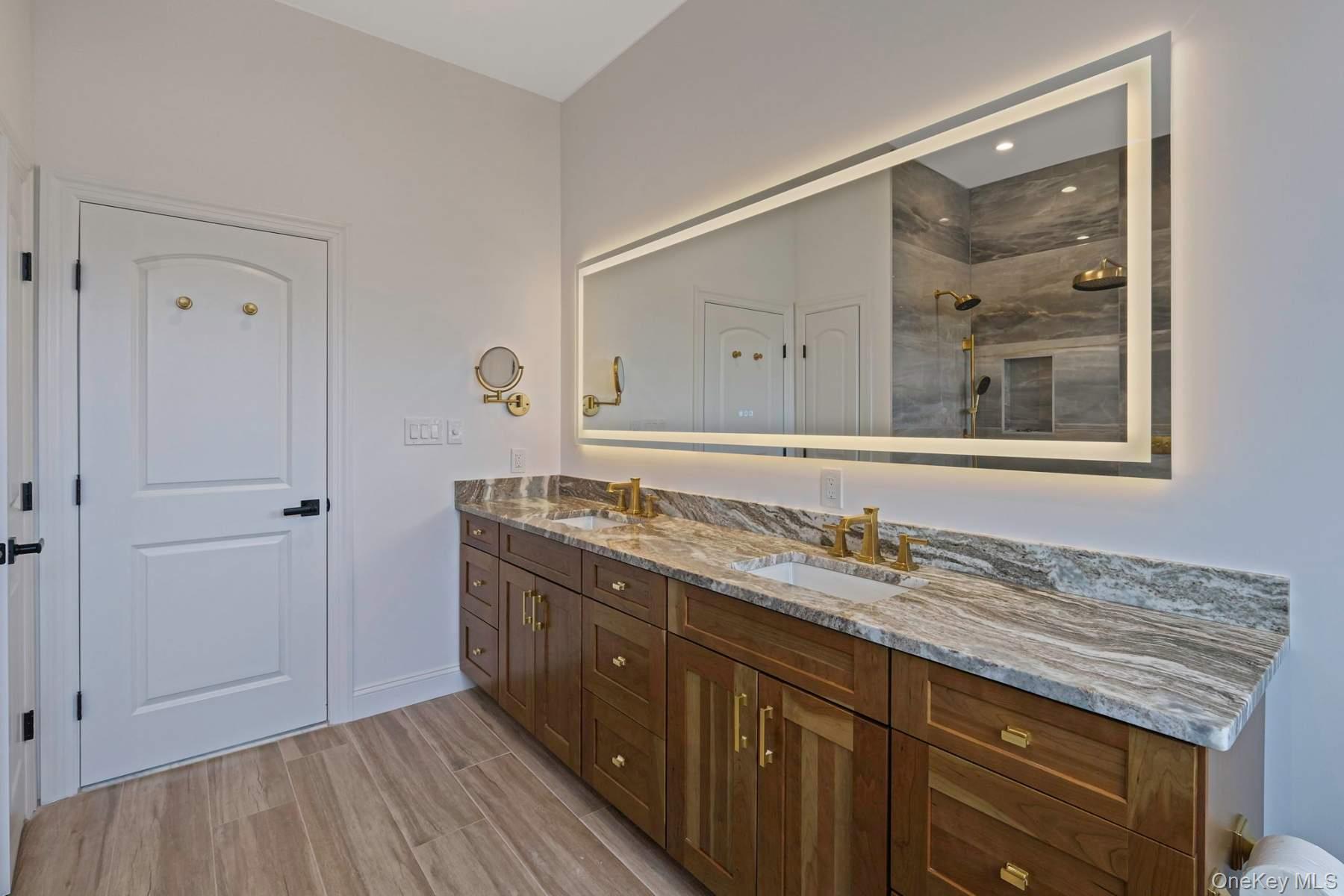 457 Pond Path, East Setauket, NY 11733