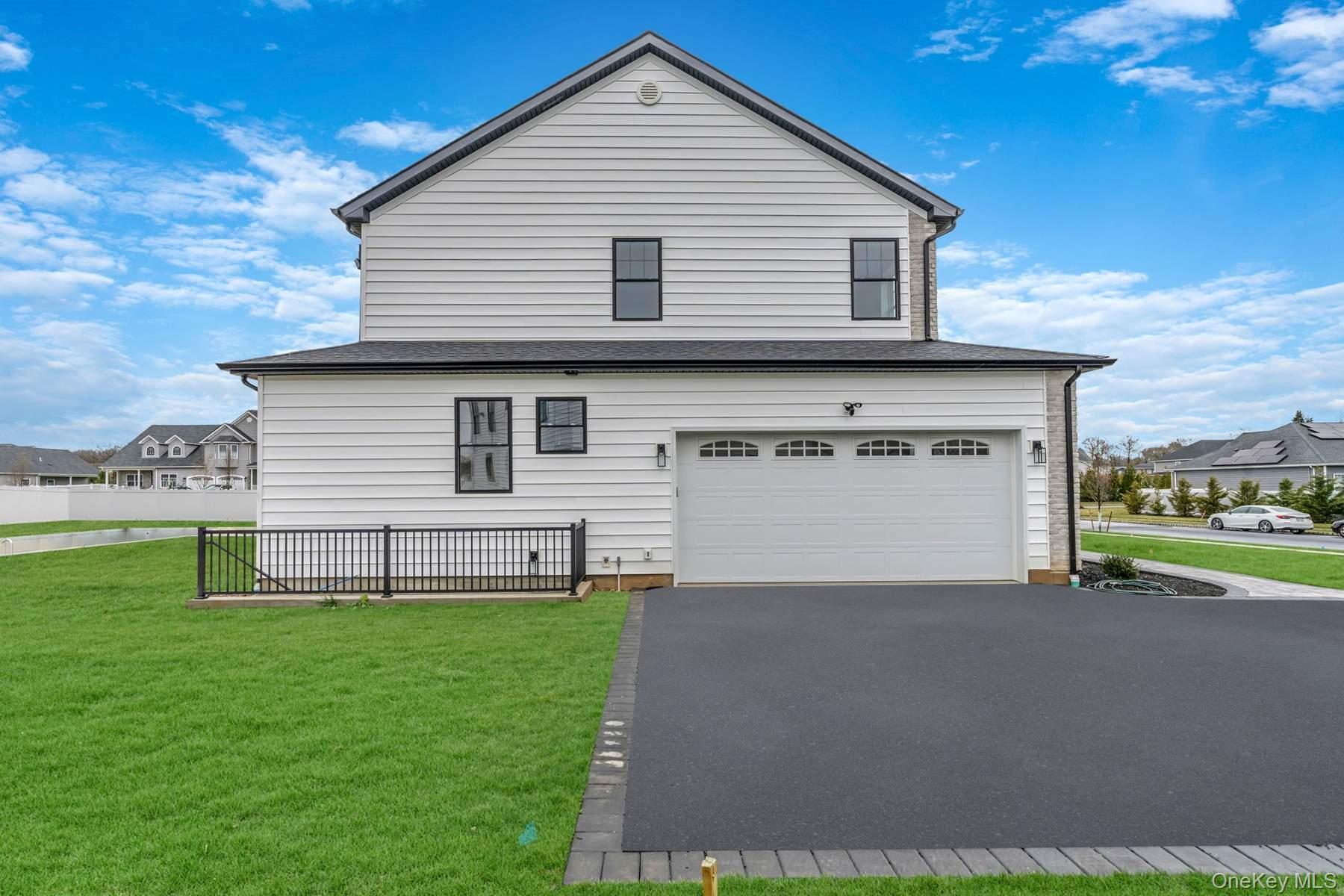 457 Pond Path, East Setauket, NY 11733