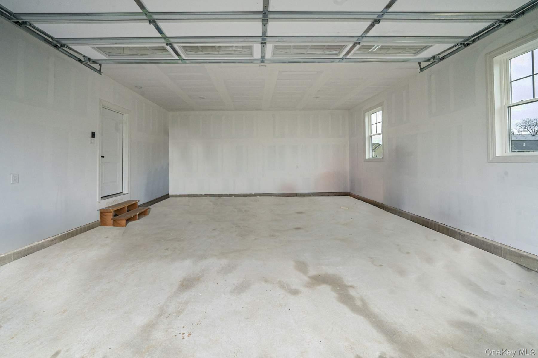 457 Pond Path, East Setauket, NY 11733