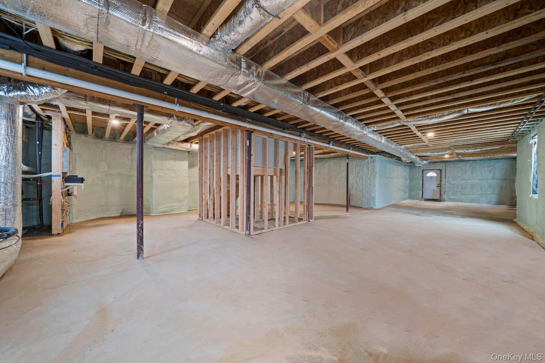 457 Pond Path, East Setauket, NY 11733