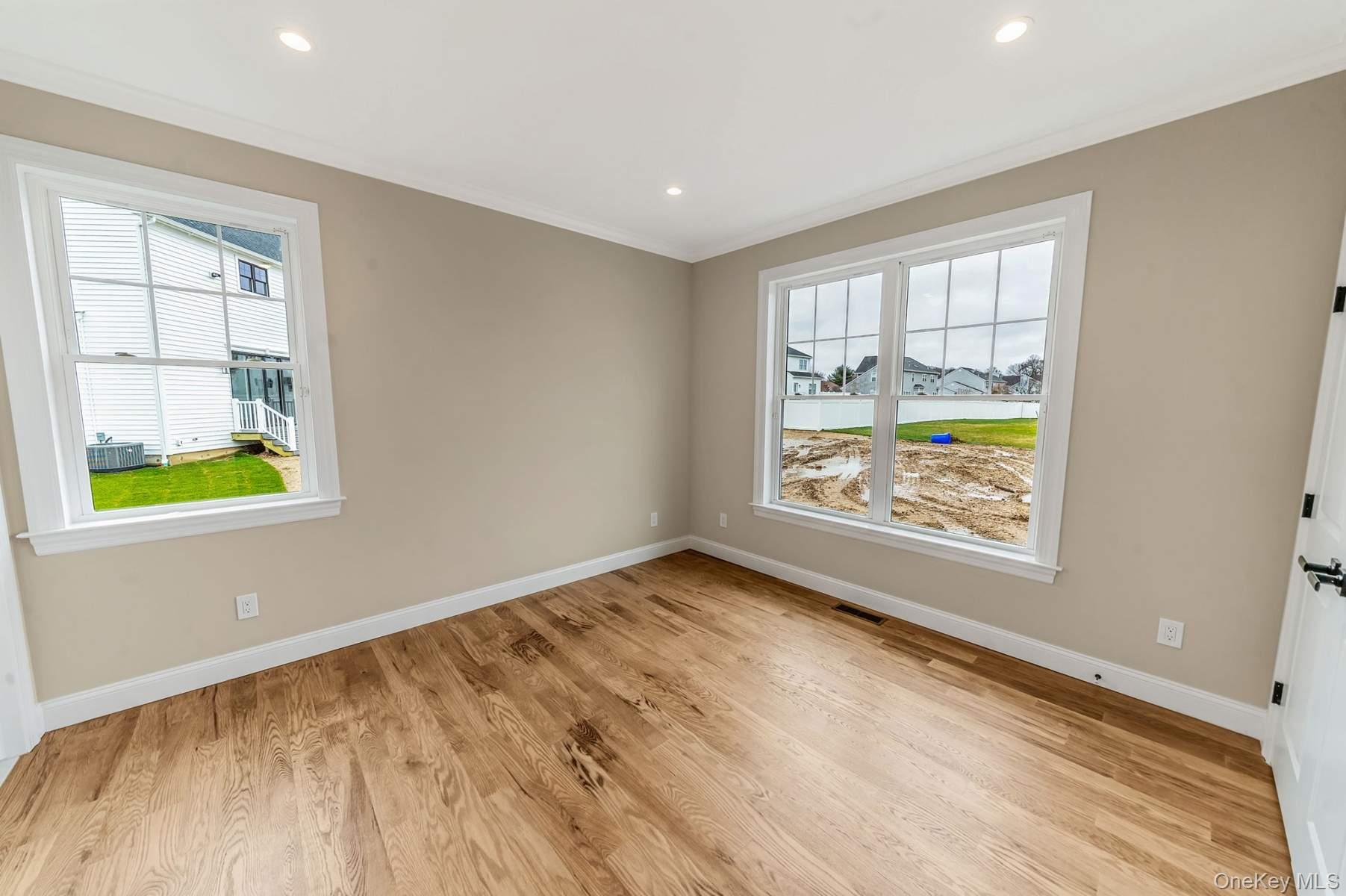 457 Pond Path, East Setauket, NY 11733