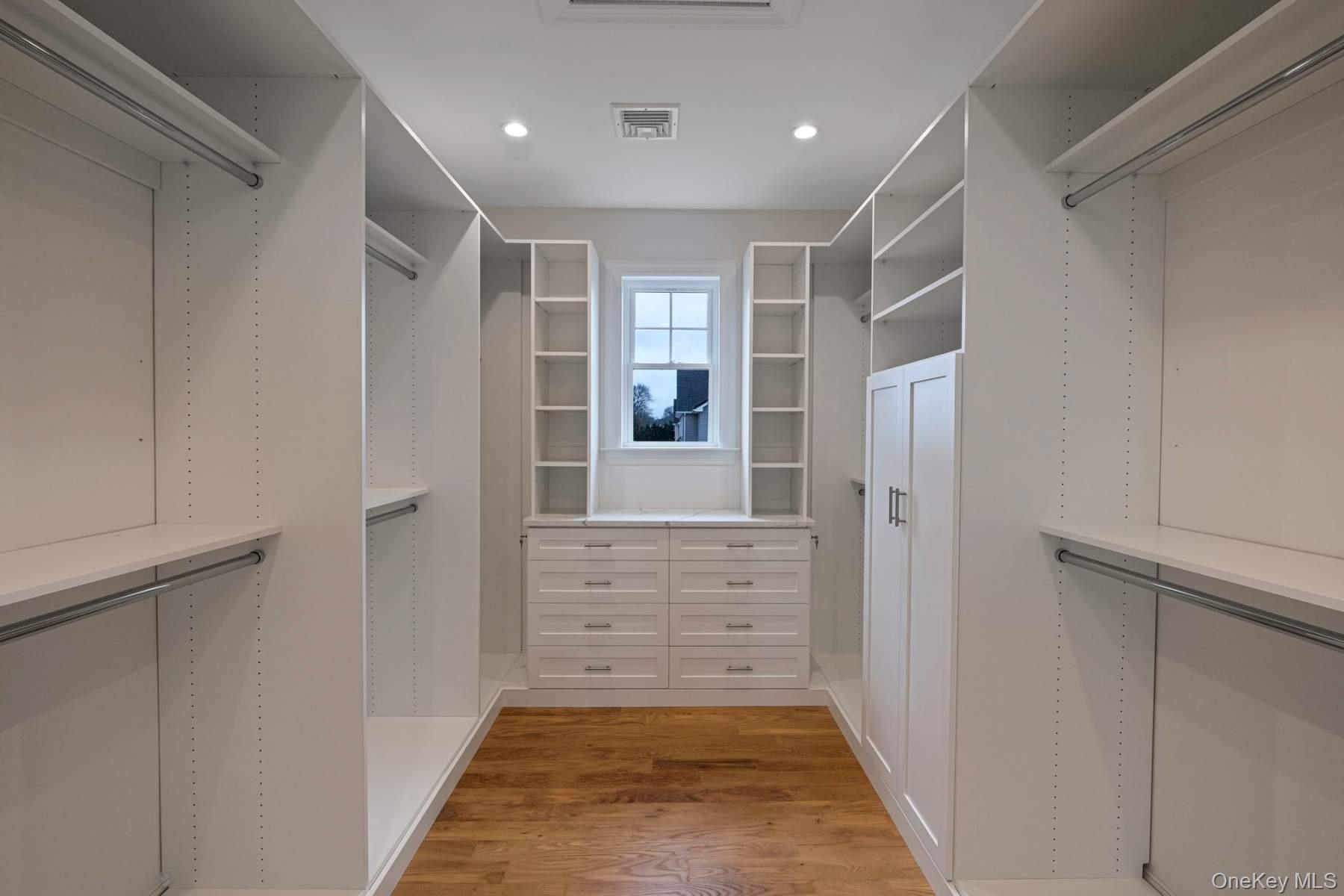 457 Pond Path, East Setauket, NY 11733