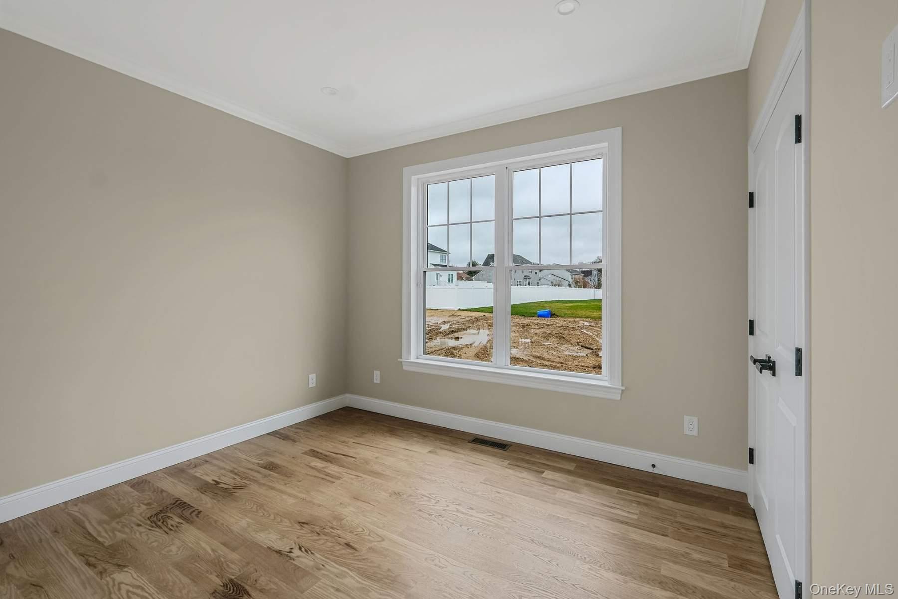 457 Pond Path, East Setauket, NY 11733