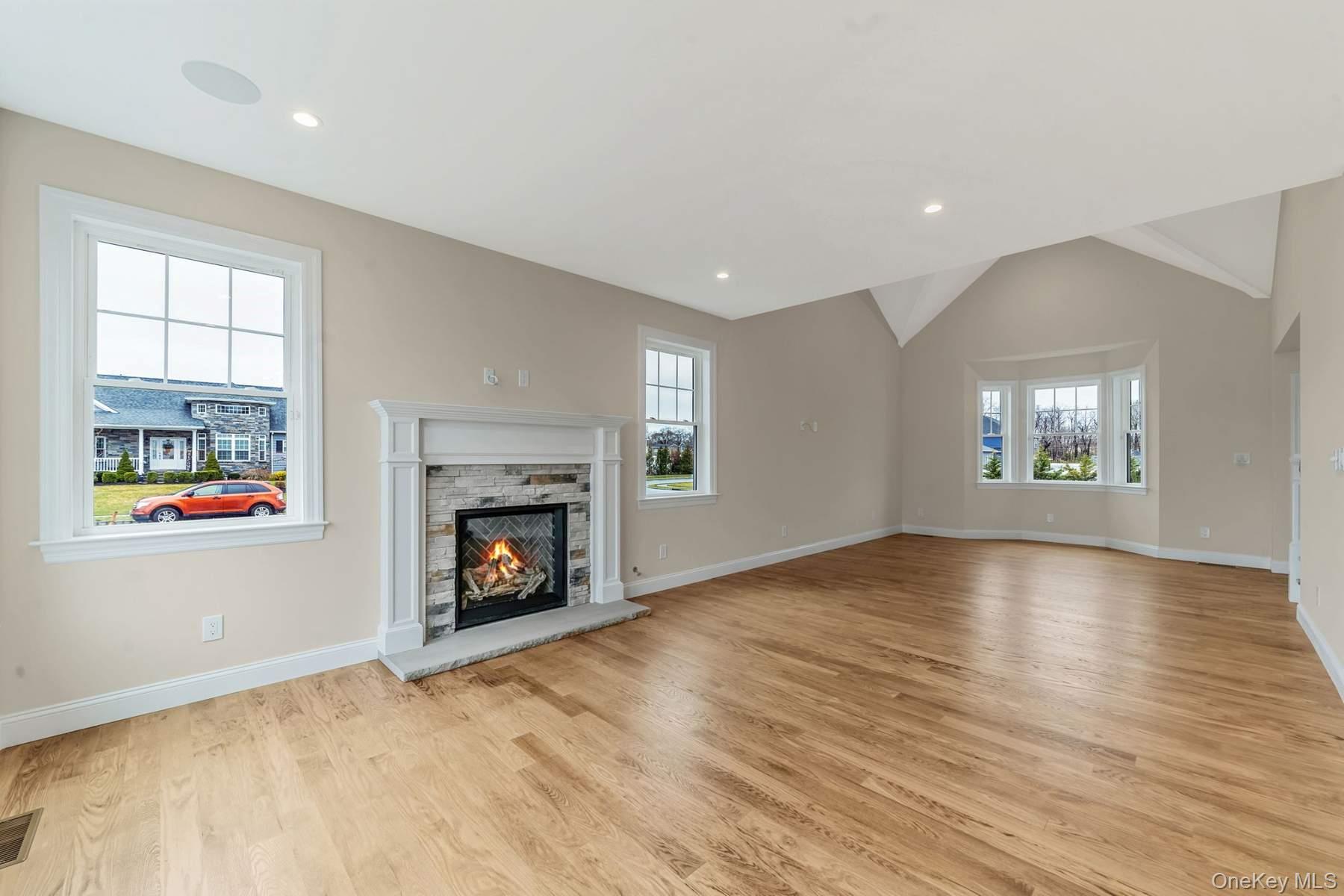 457 Pond Path, East Setauket, NY 11733