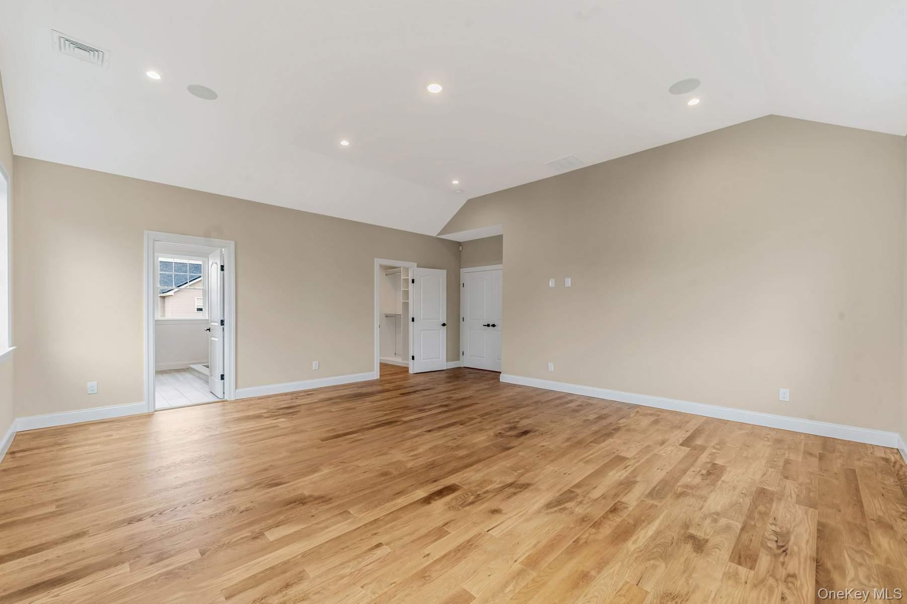 457 Pond Path, East Setauket, NY 11733