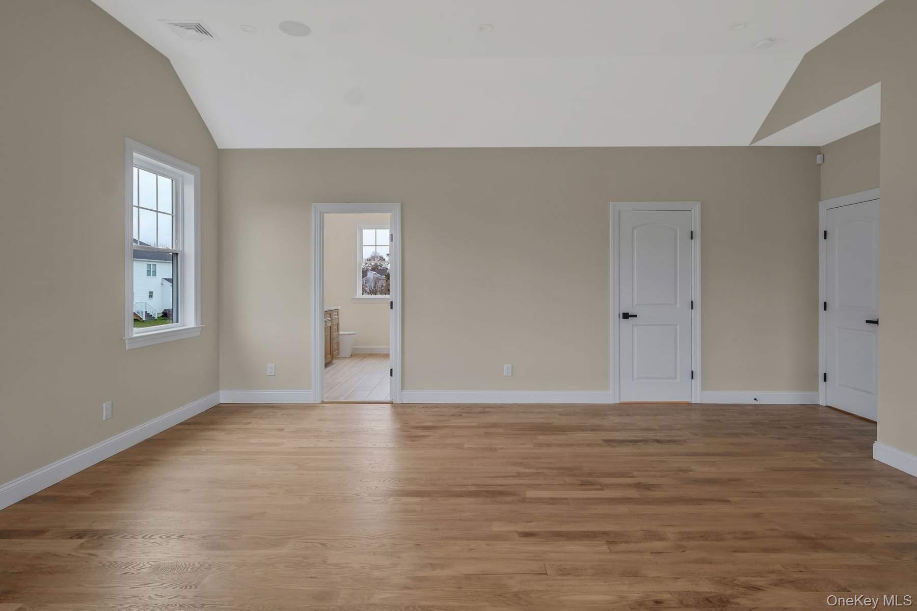 457 Pond Path, East Setauket, NY 11733