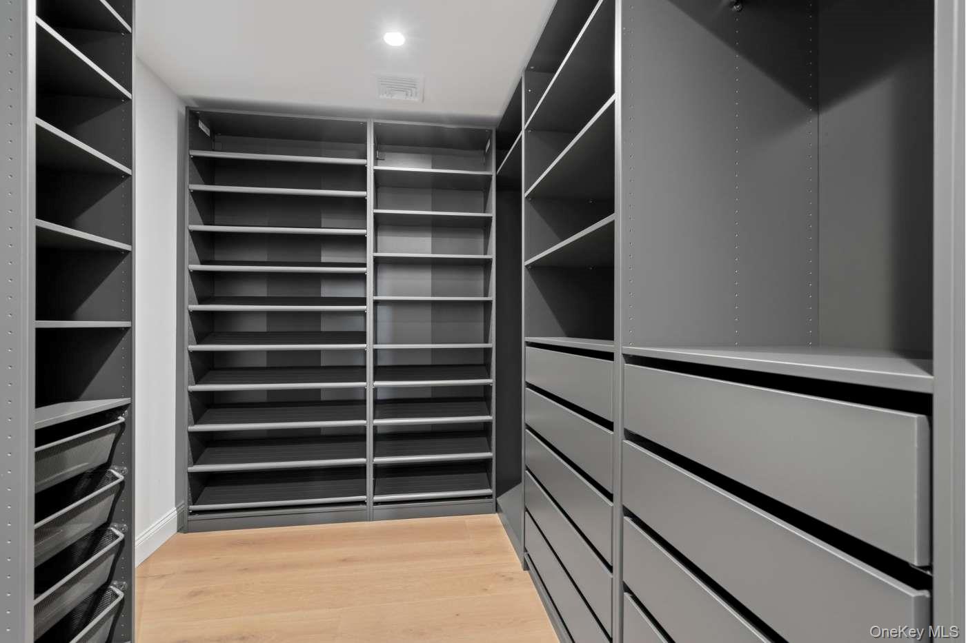 457 Pond Path, East Setauket, NY 11733