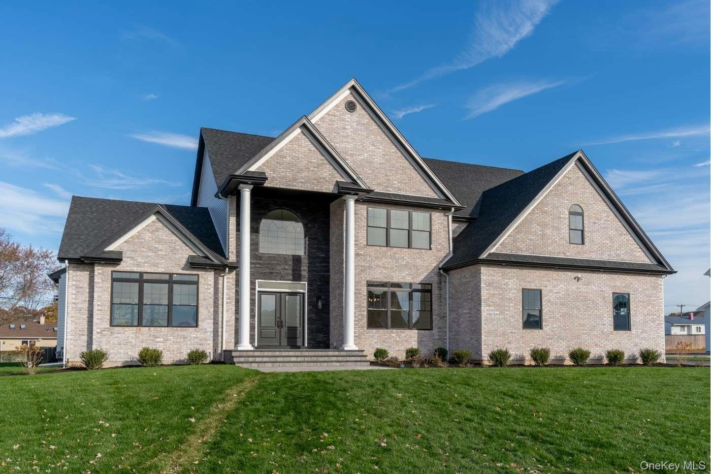 457 Pond Path, East Setauket, NY 11733