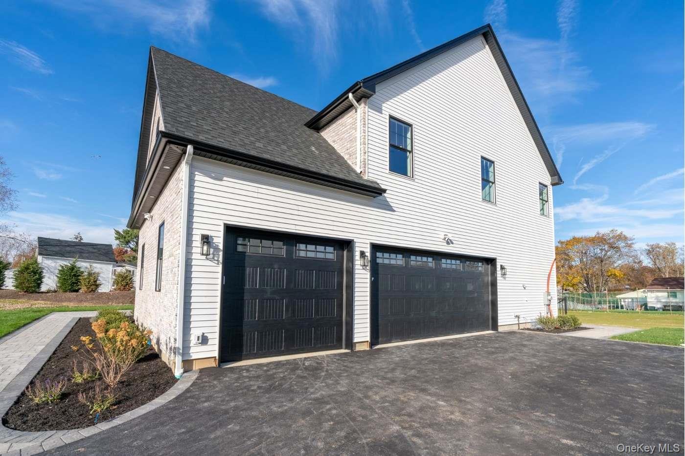 457 Pond Path, East Setauket, NY 11733