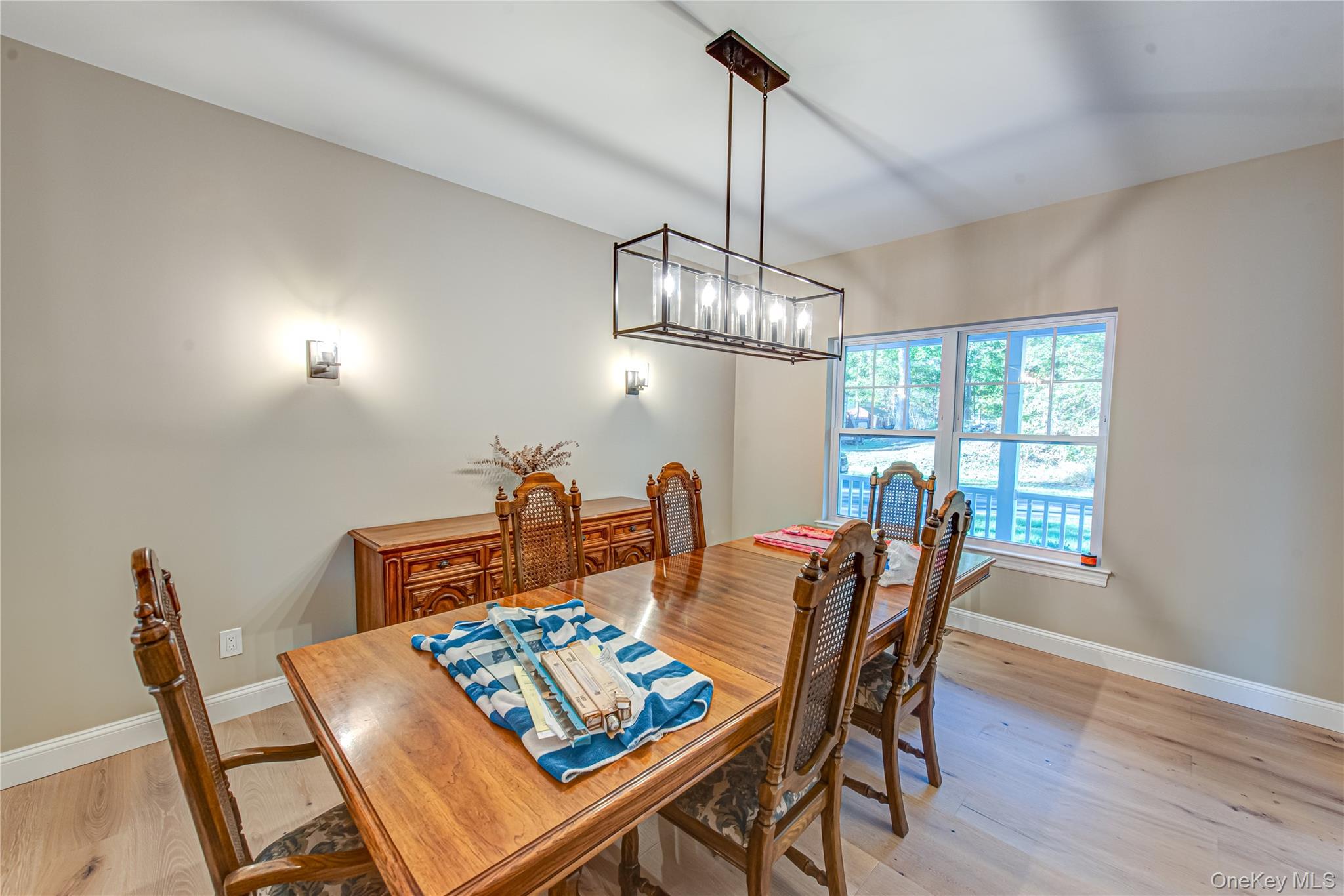 457 Pond Path, East Setauket, NY 11733