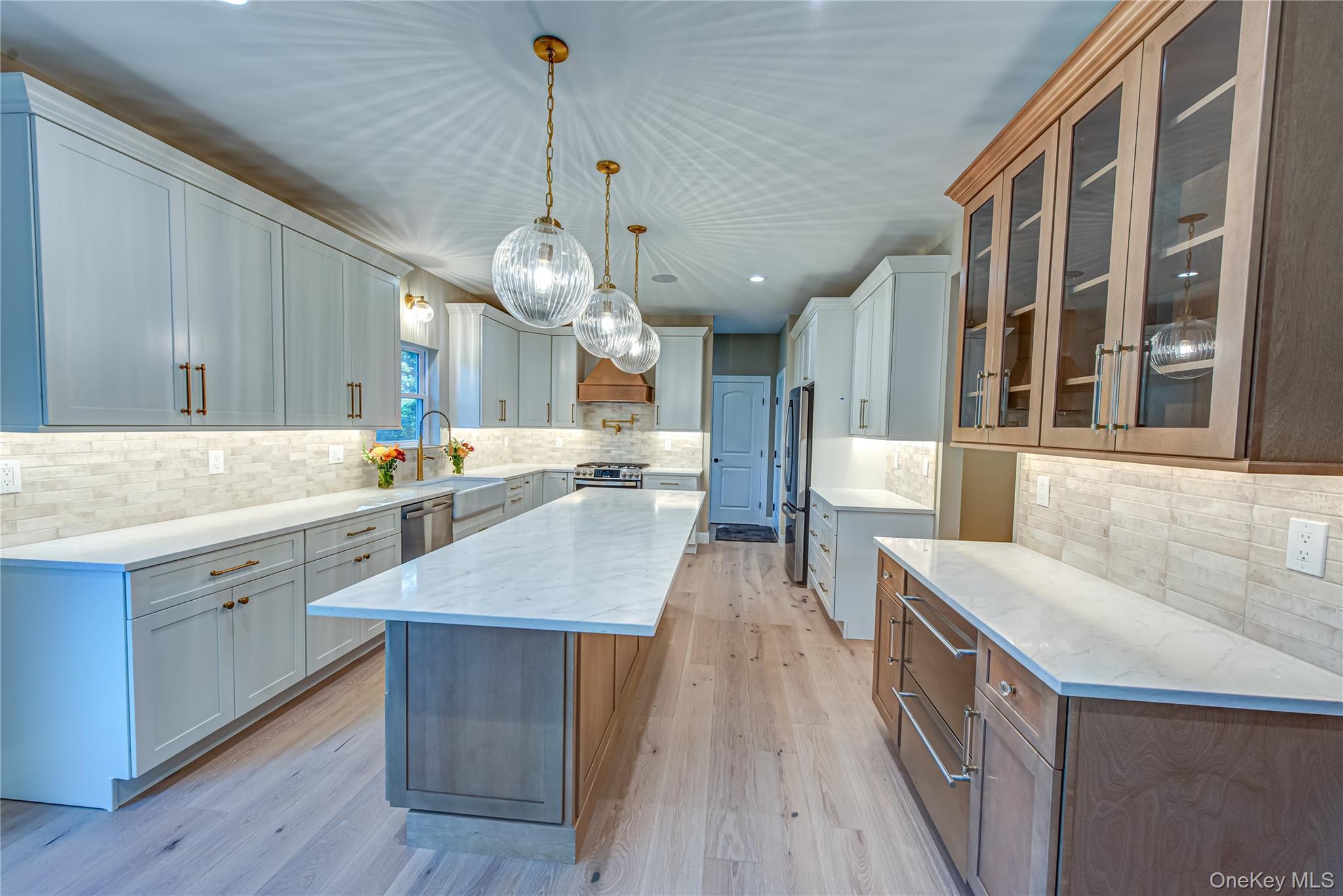 457 Pond Path, East Setauket, NY 11733