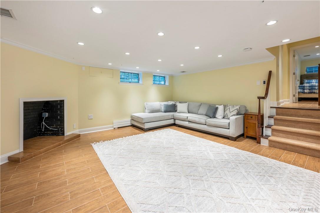 468 Murray Street, Pelham, NY 10803