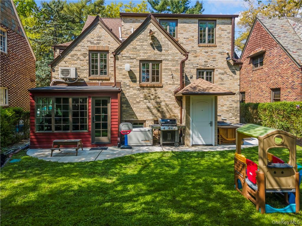 468 Murray Street, Pelham, NY 10803