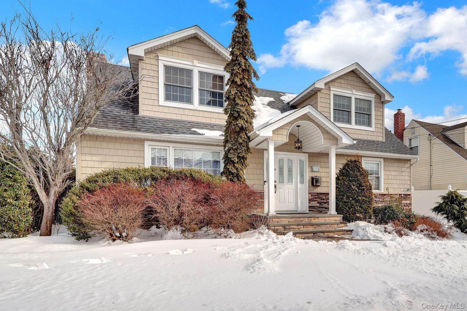 1315 Little Neck Avenue, North Bellmore, NY 11710