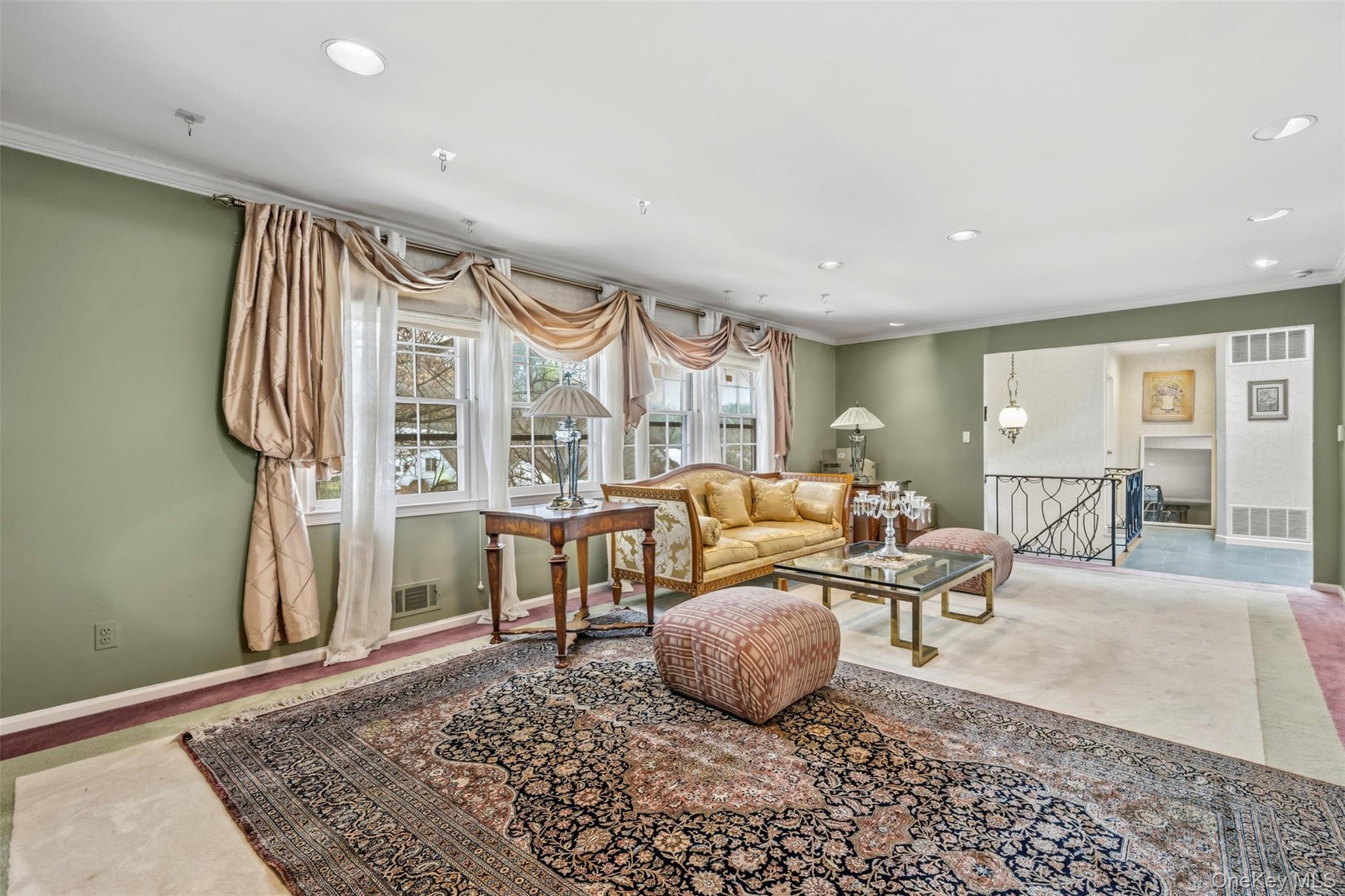 8 Pine Drive, Great Neck, NY 11021