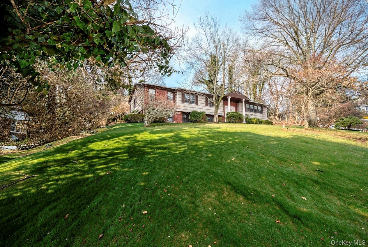 8 Pine Drive, Great Neck, NY 11021