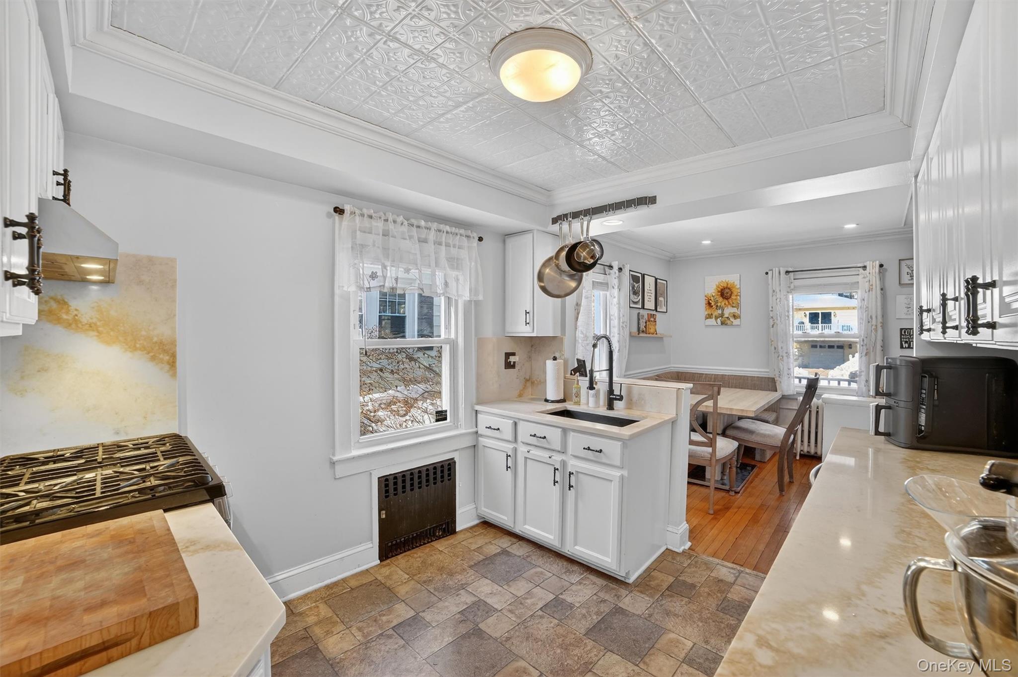 White Plains, NY 10606