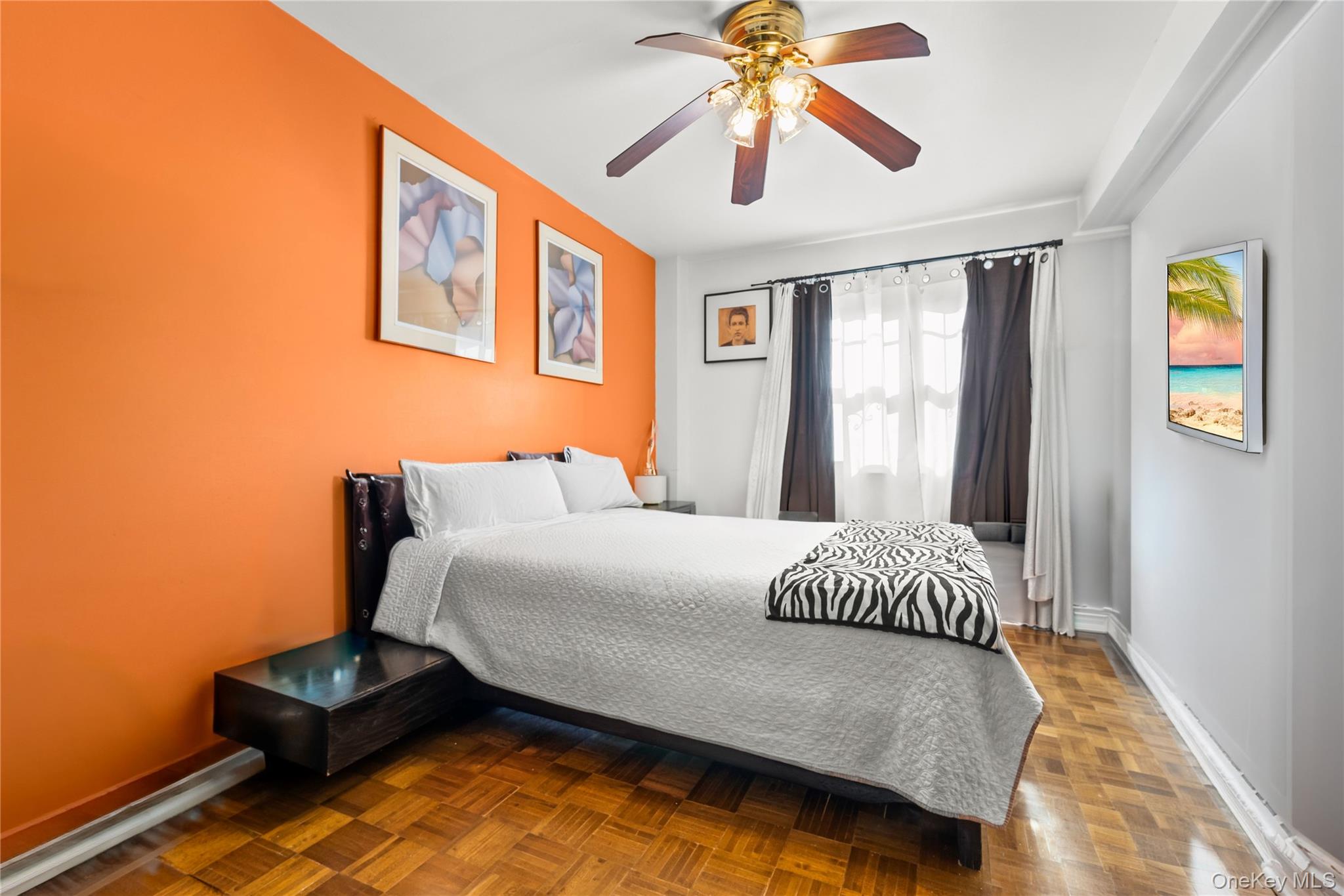 5609 van cleef, Corona, NY 11368