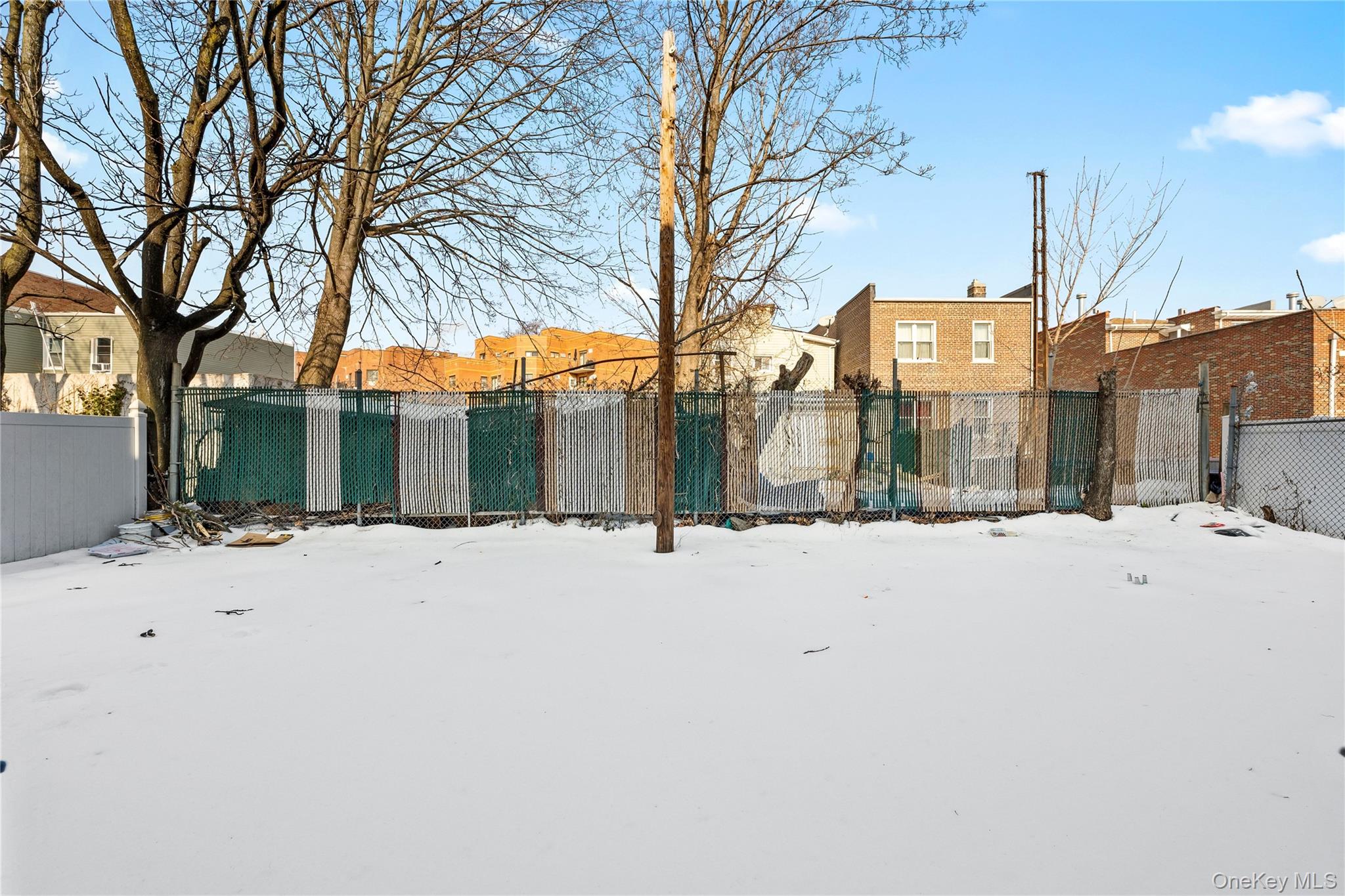 5609 van cleef, Corona, NY 11368