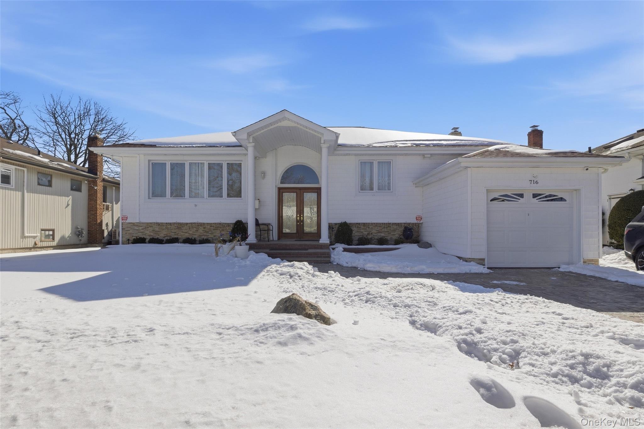 716 Park Lane, Valley Stream, NY 11581