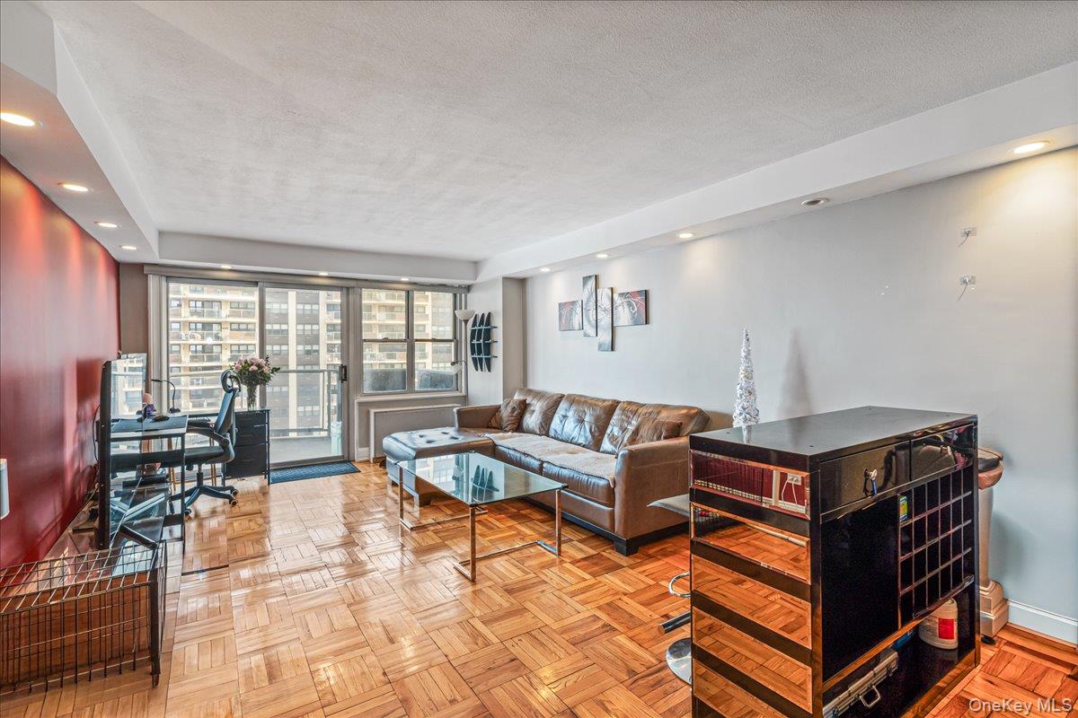 17-85 215th Street # 9L, Bayside, NY 11360