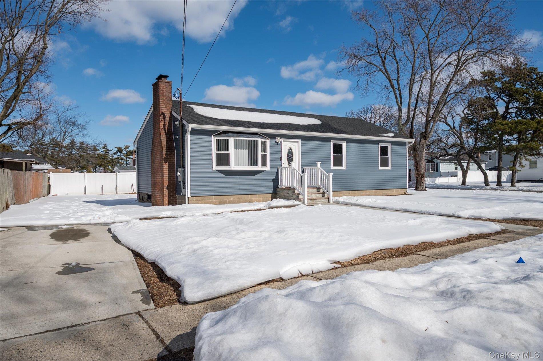 93 Garfield Boulevard, Farmingdale, NY 11735