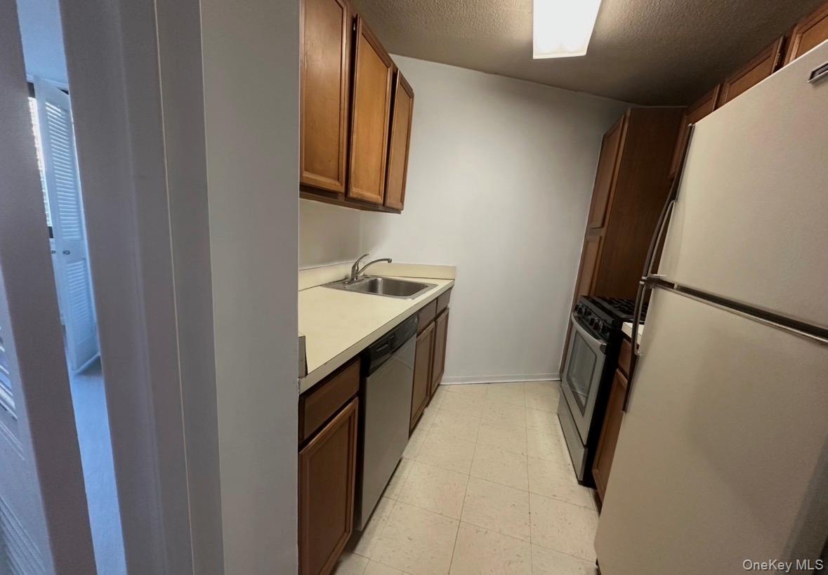 1 BAY CLUB Drive # 7G, Bayside, NY 11360