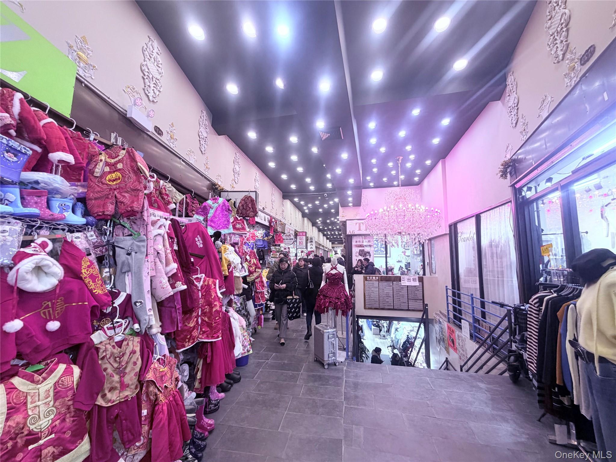 3708 Main Street # Booth A3, Flushing, NY 11354