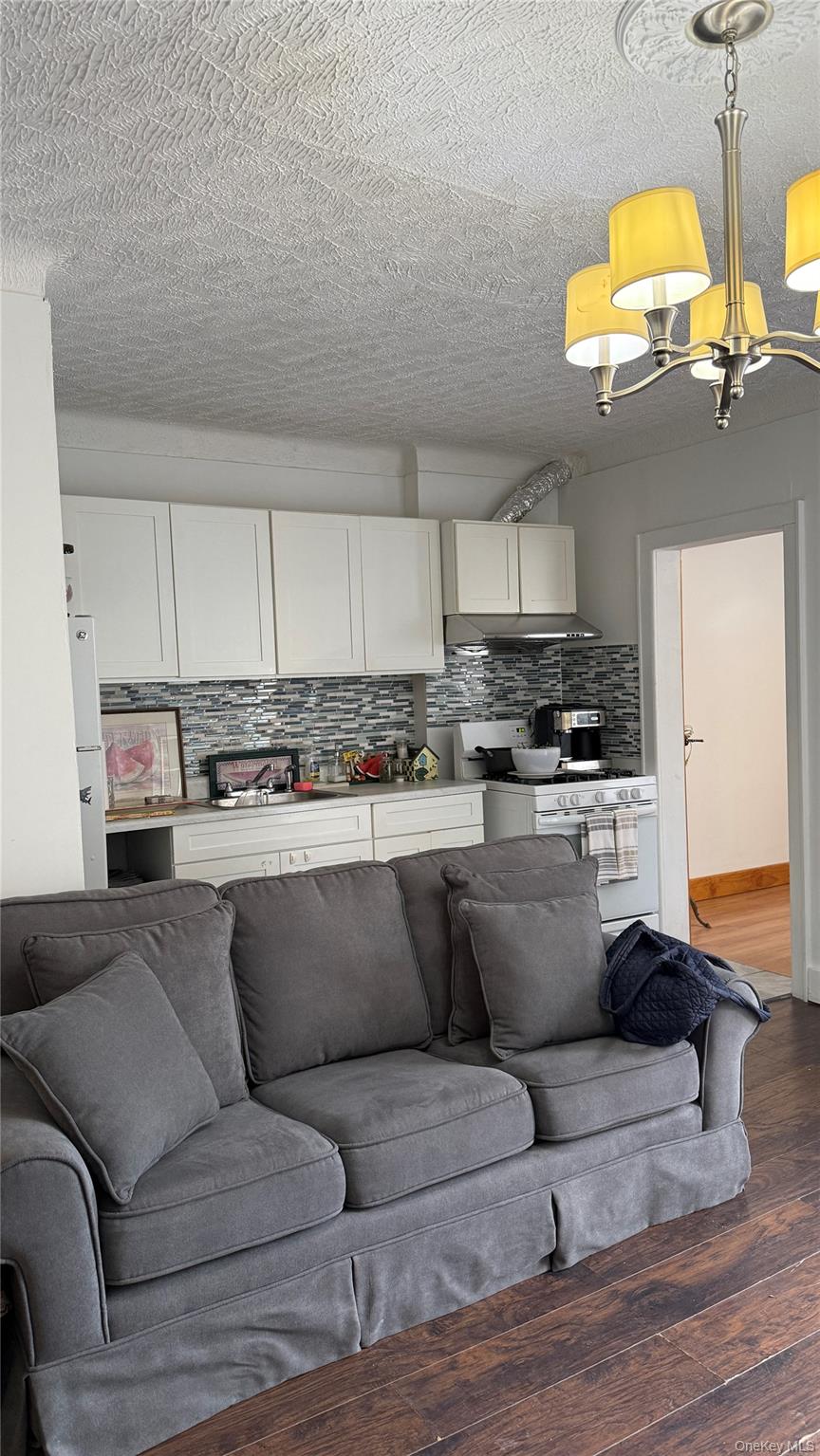 88-10 78th Street, Woodhaven, NY 11421