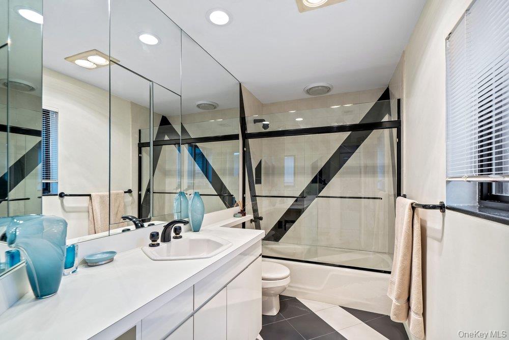 194 Alta Terrace Terrace, Jericho, NY 11753