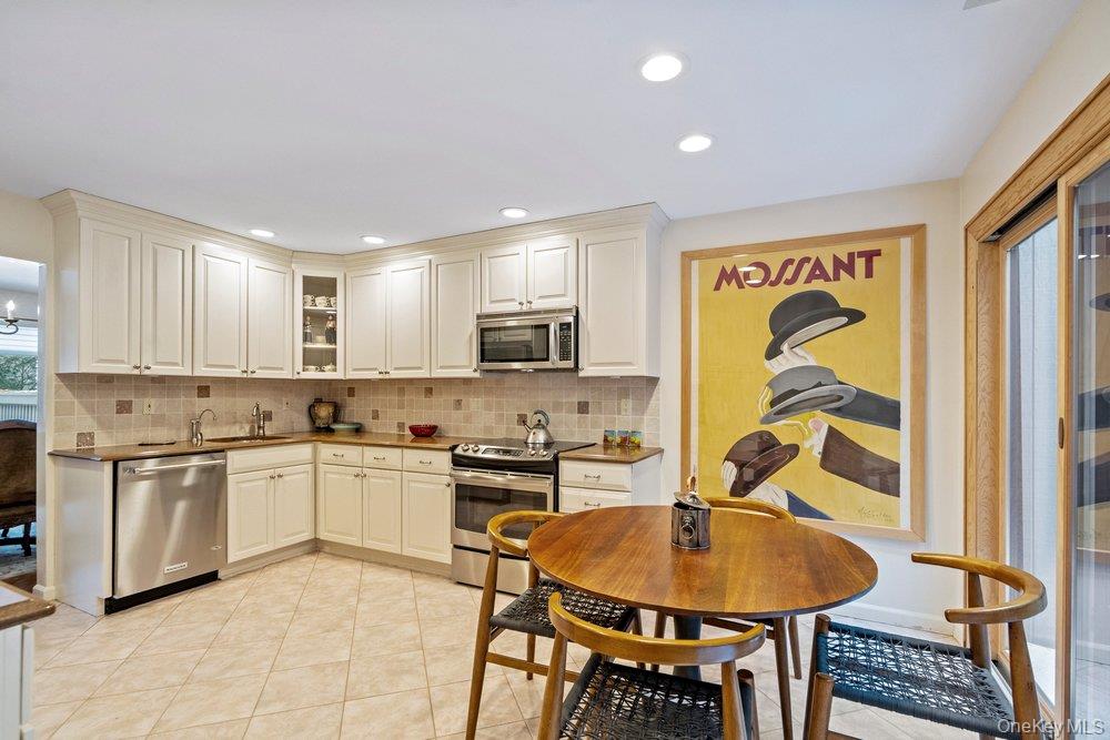 194 Alta Terrace Terrace, Jericho, NY 11753