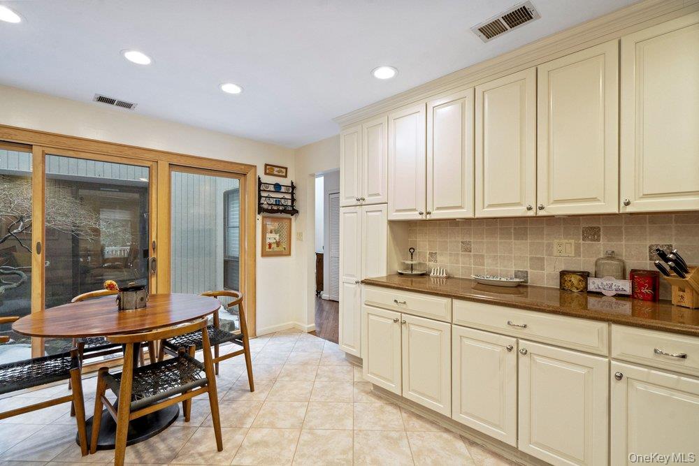 194 Alta Terrace Terrace, Jericho, NY 11753