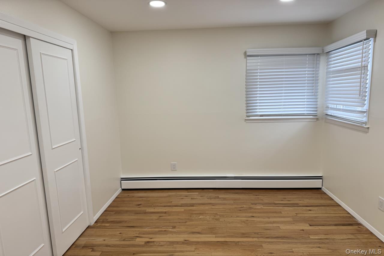 6 Merle Place, Deer Park, NY 11729