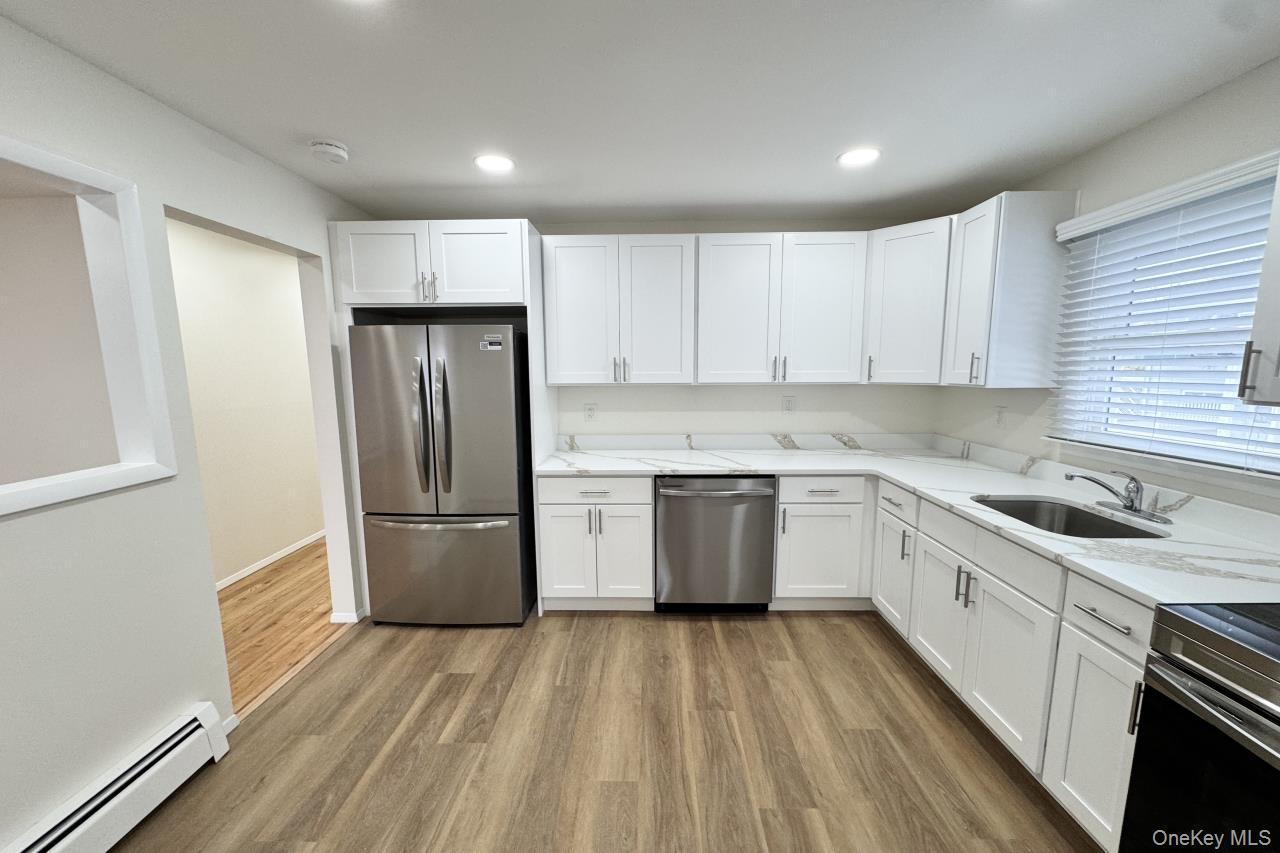 6 Merle Place, Deer Park, NY 11729