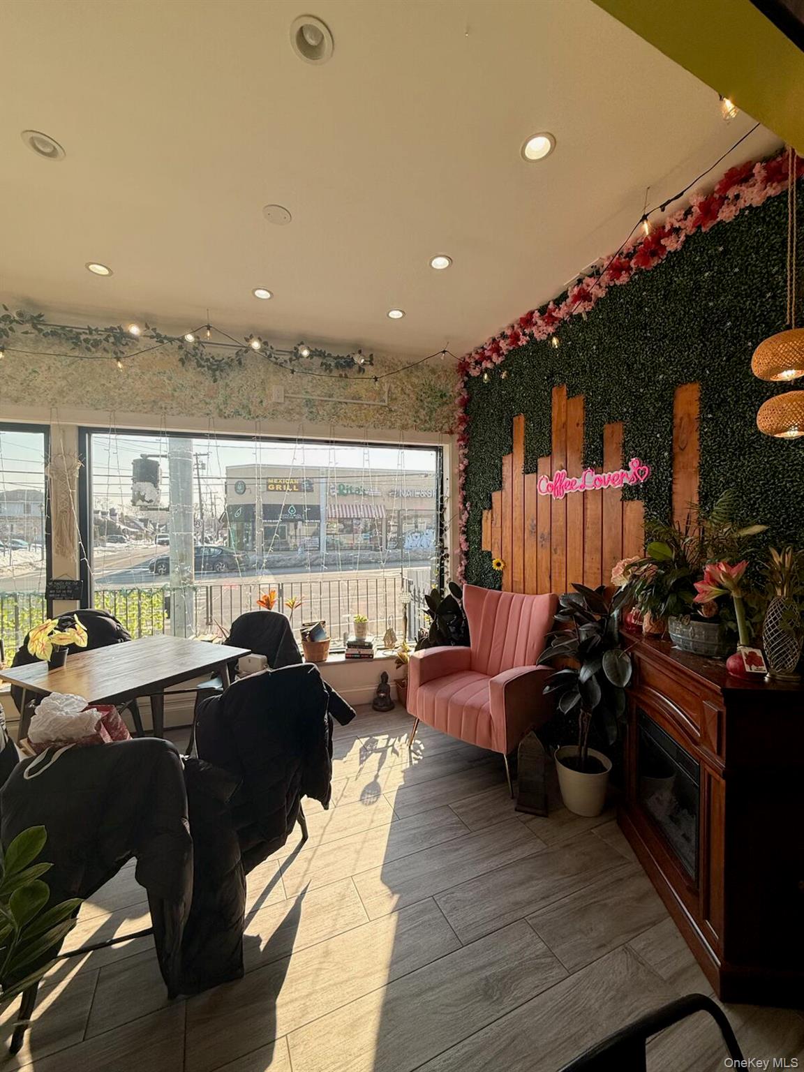 882 Hempstead Turnpike, Franklin Square, NY 11010