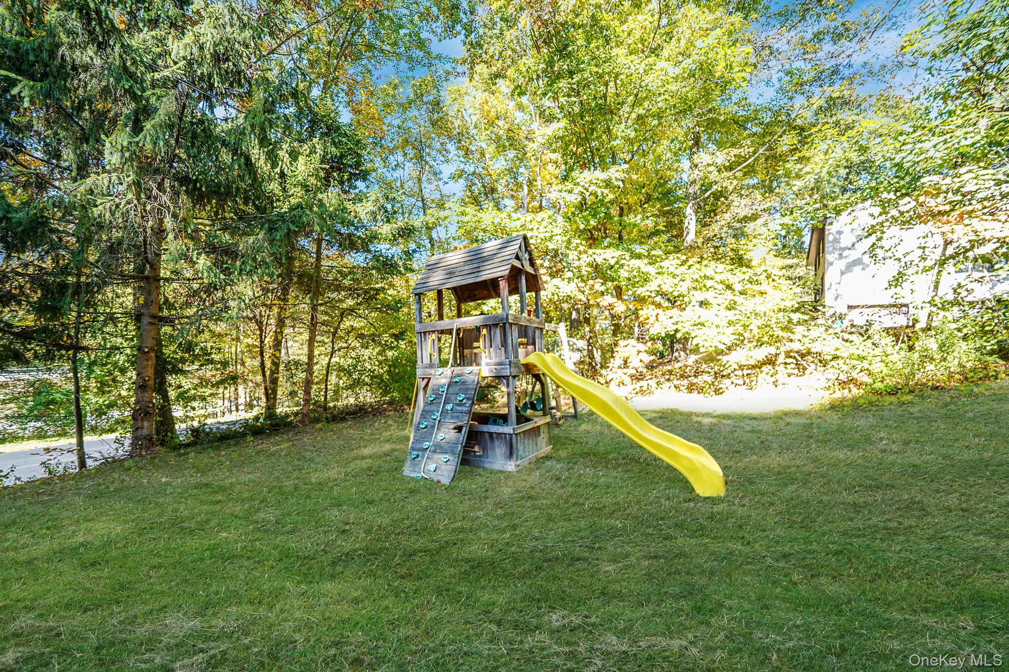 68 Old Sylvan Lake Road, Hopewell Junction, NY 12533