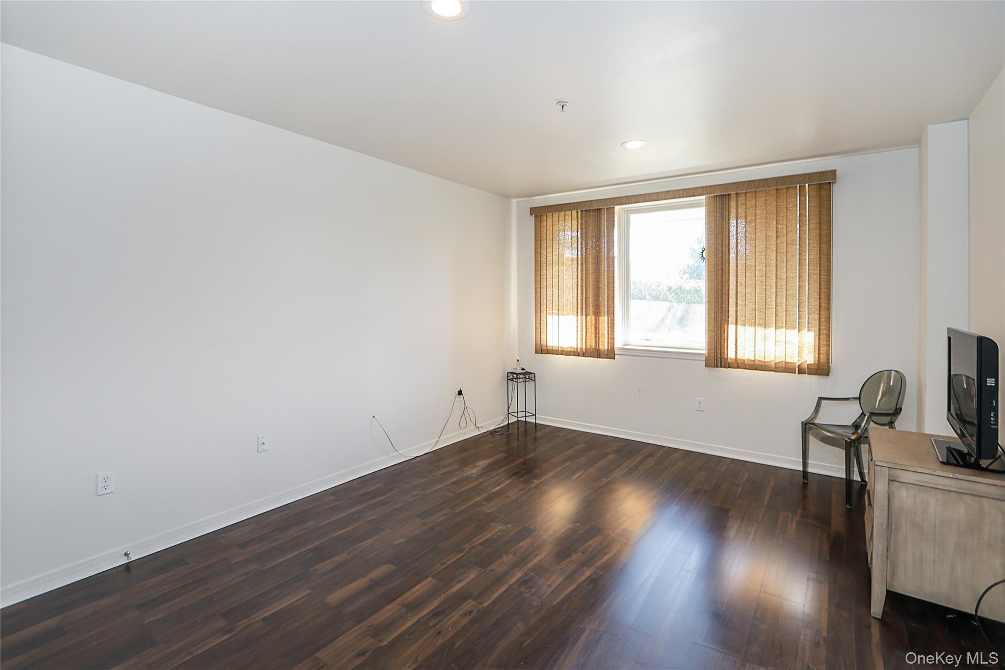 100 Harbor View Drive # 111, Port Washington, NY 11050