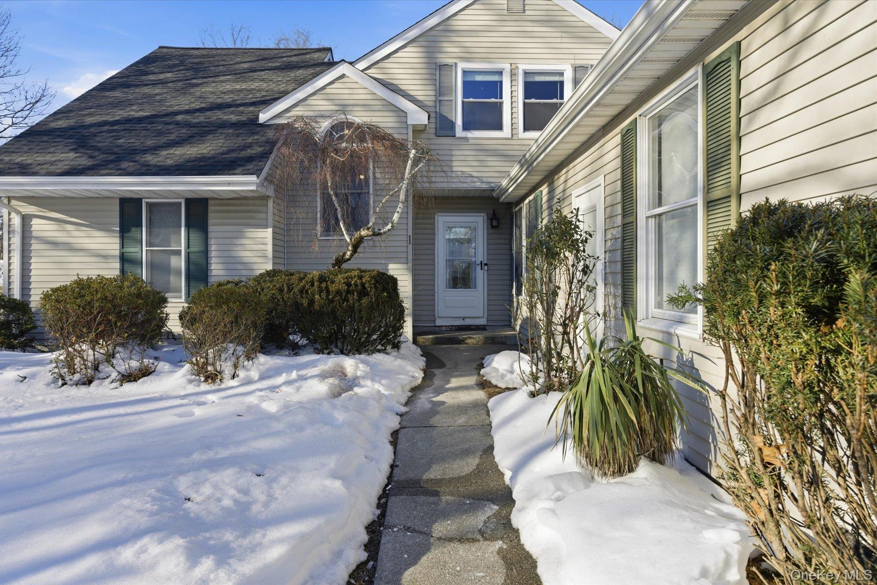 1 Northumberland Drive, Shoreham, NY 11786