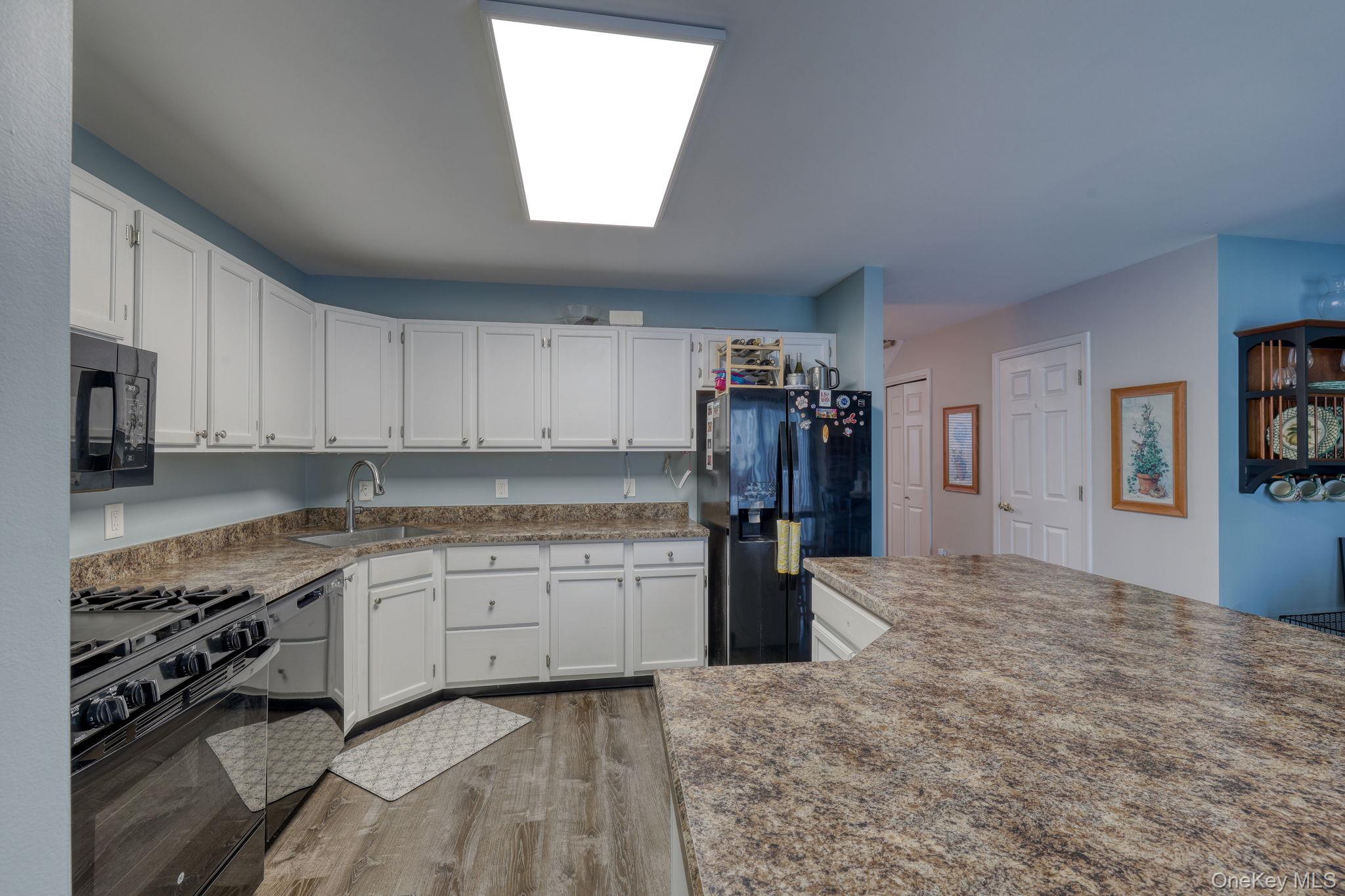 614 Crab Apple Lane, New Windsor, NY 12553