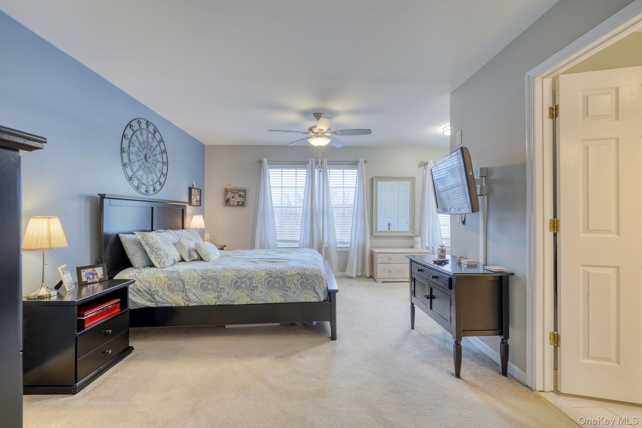 614 Crab Apple Lane, New Windsor, NY 12553