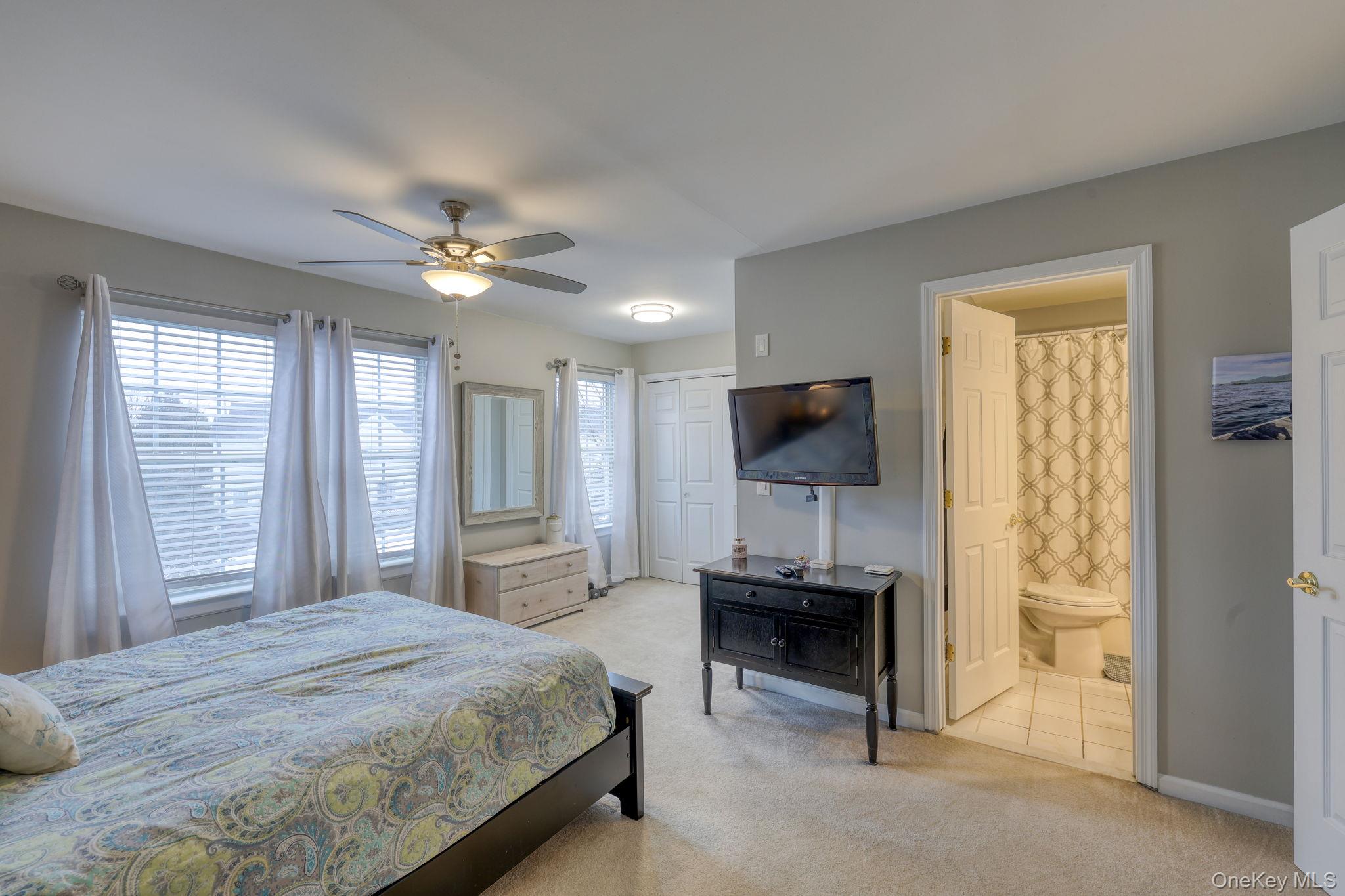 614 Crab Apple Lane, New Windsor, NY 12553