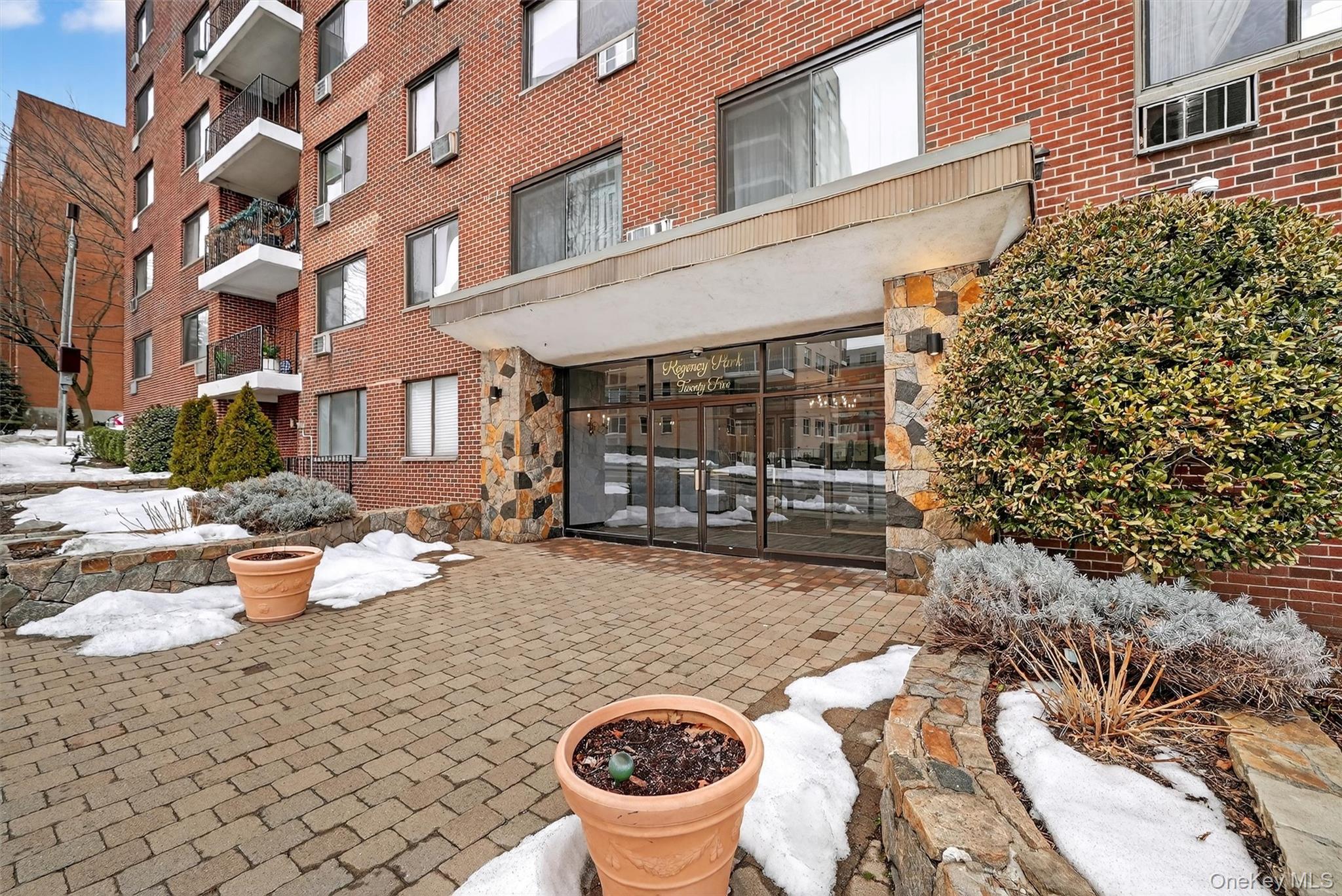 25 Lake Street # 3D, White Plains, NY 10603