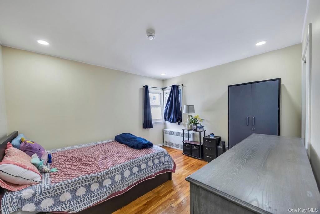 41 Winding Road, Hicksville, NY 11801