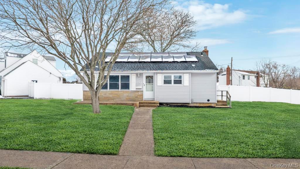 41 Winding Road, Hicksville, NY 11801